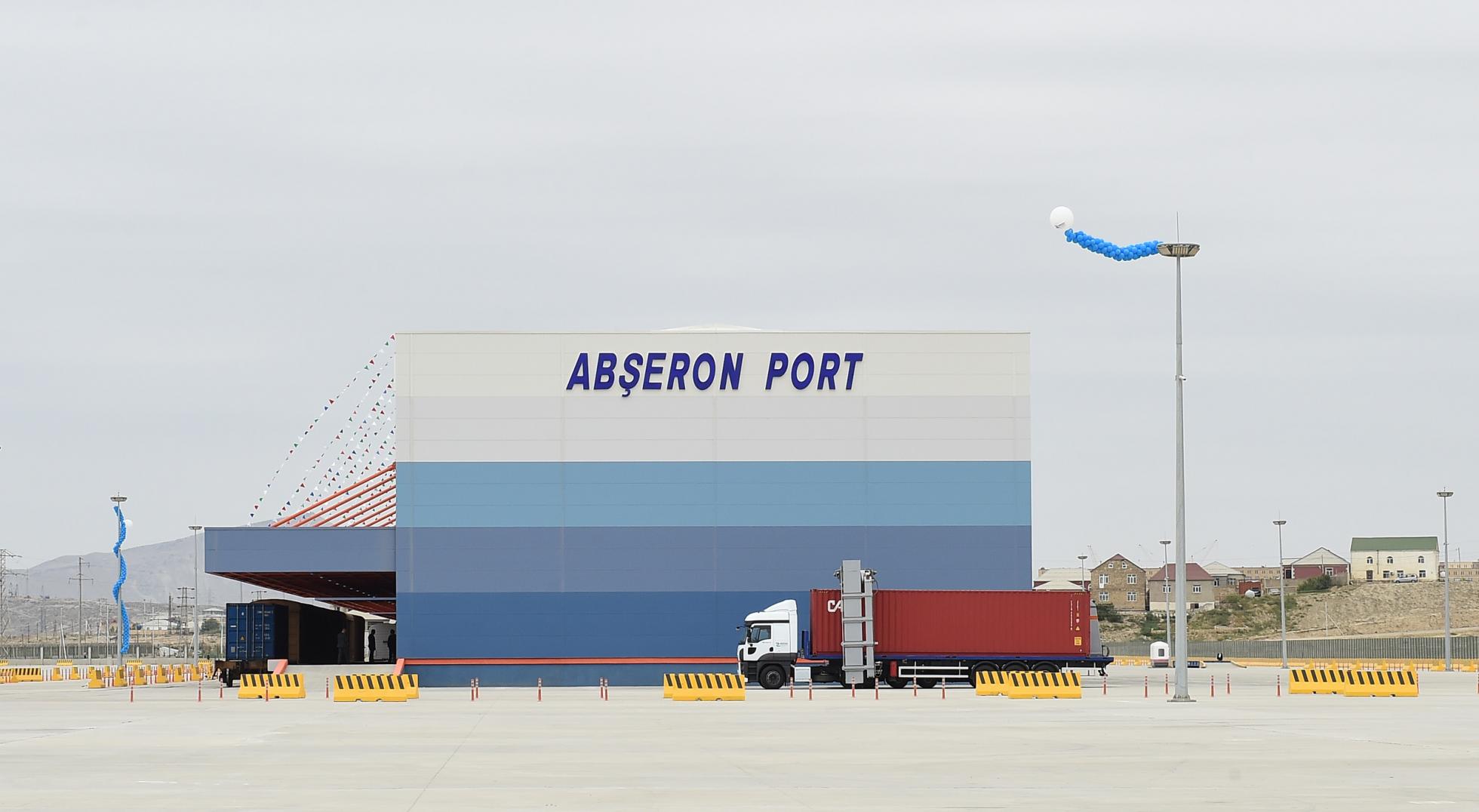 İlham Əliyev Abşeron Logistika Mərkəzinin açılışında iştirak edib