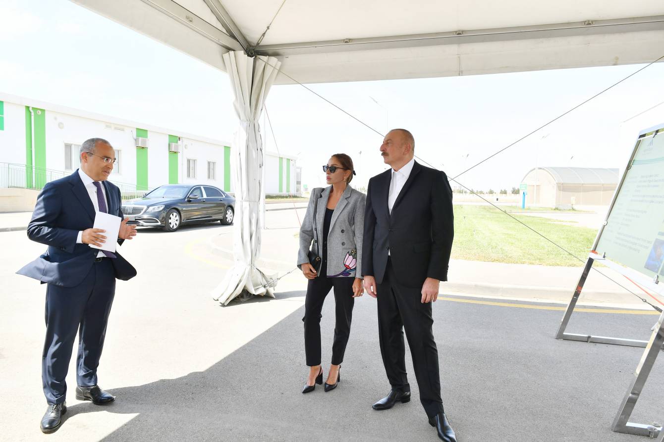 İlham Əliyev və birinci xanım Mehriban Əliyeva “Grand-Agro İnvitro” MMC-nin müəssisəsi ilə tanış olub, “Azbadam” MMC-nin emal zavodunun açılışında iştirak ediblər